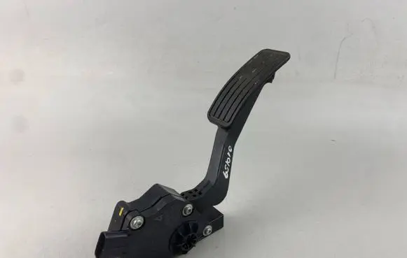 Subaru Outback Accelerator throttle pedal 36010AG140