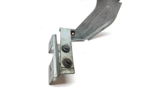 Volvo V40 Fender mounting bracket
