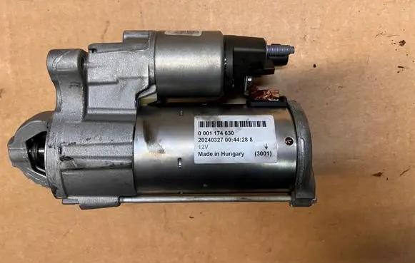 Mercedes-Benz E W238 Starter motor 0001174630