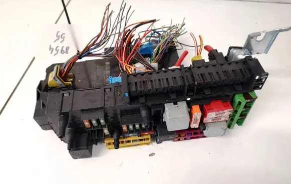 Mercedes-Benz E W212 Fuse box set 2129003822 2129015105