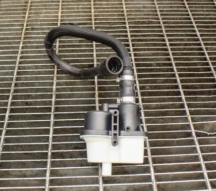 Maserati GranTurismo Other engine bay part 0261222018
