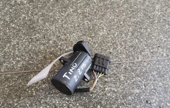 Nissan Almera Tino Accelerator throttle pedal 0281002425 189195M300