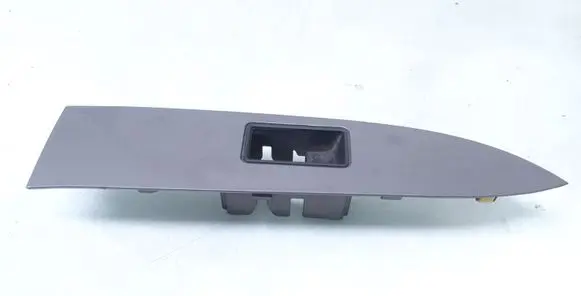 Toyota Avensis T270 Rear door window switch trim 7427105040 7427105050