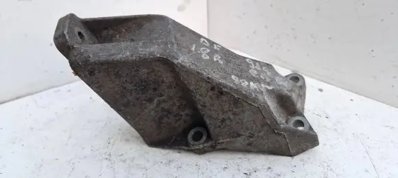 Audi A4 S4 B5 8D Engine mounting bracket 8d0199307l