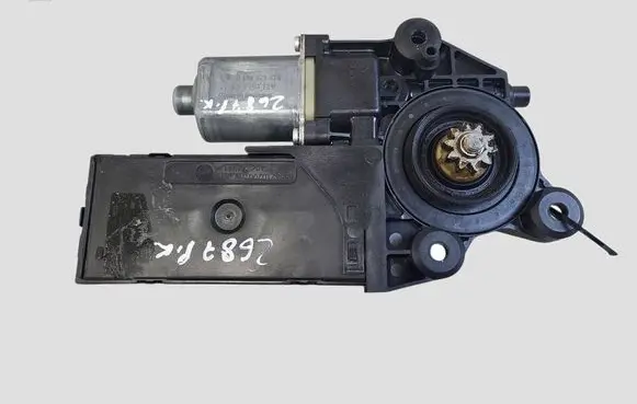 Renault Megane III Front door window regulator motor 807310006R 915240102 966318101
