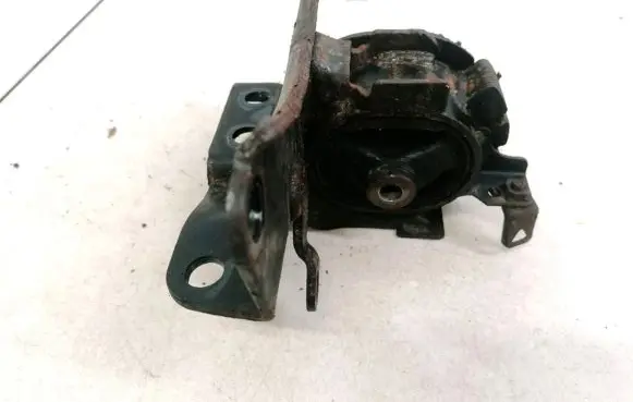 Toyota Corolla Verso AR10 Engine mount bracket