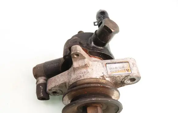 Mazda 626 Power steering pump RF7118G00B X2T50177