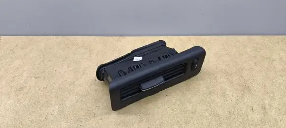 Rear air vent grill