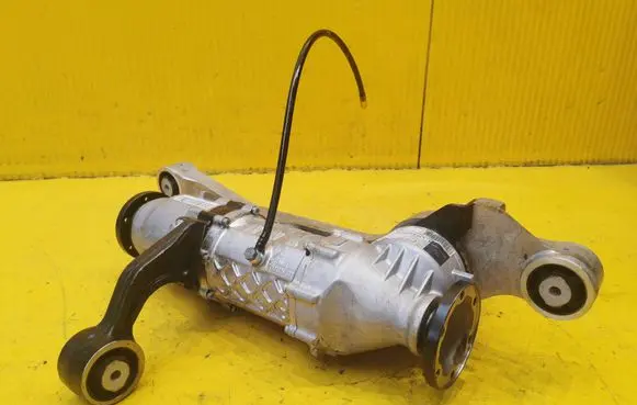 Mercedes-Benz Vito Viano W639 Front differential A6393300402