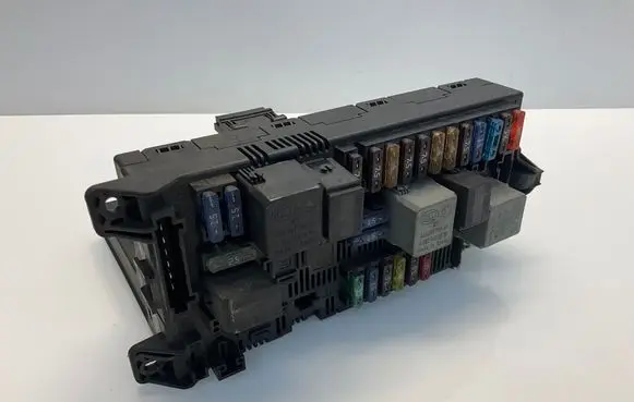 Mercedes-Benz E W211 Fuse module 0035455901 0350458 A0035455901