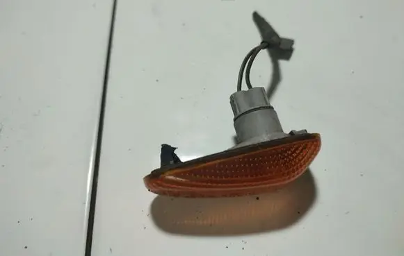 Volkswagen II LT Front fender indicator light 