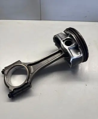 Dodge Challenger Piston with connecting rod 05038354AB