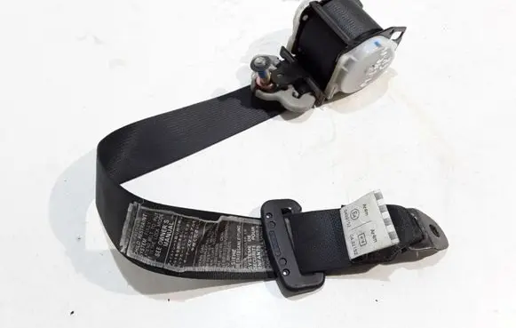 Mitsubishi Lancer Rear seatbelt
