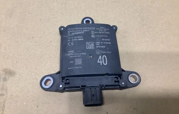 Lexus ES VII XZ10 Blind spot module 8816233040