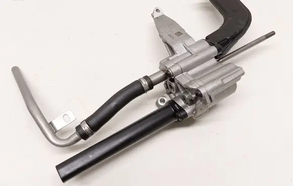 BMW 4 F32 F33 Oil pump 7846385