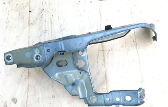 Opel Astra H Front bodywork piece 13237140