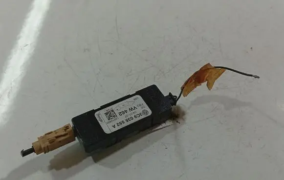 Volkswagen PASSAT B6 Antenna control unit 3C9035552A