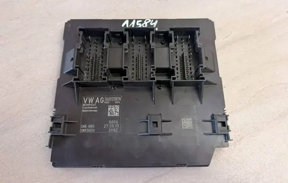 Volkswagen PASSAT B7 Comfort/convenience module 3AA937087N