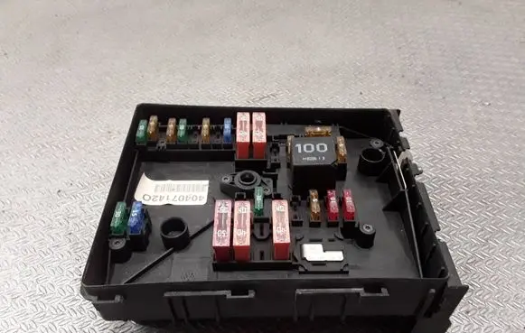 Volkswagen Golf Plus Fuse module 1K0937125 017183071