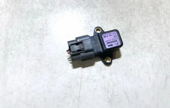 Nissan X-Trail T30 ESP acceleration yaw rate sensor 479308h300