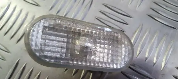 Volkswagen PASSAT B4 Front fender indicator light 084411406NF 08-441-1406N-F