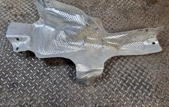 Jeep Grand Cherokee WL Exhaust heat shield 68598331AA P68598331AA