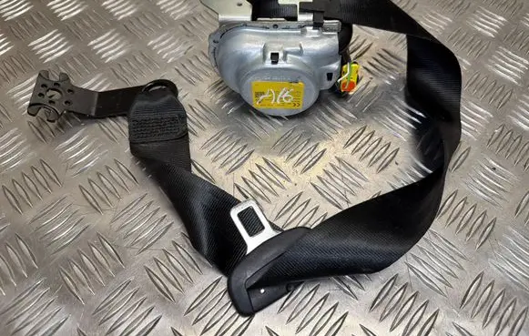 Volkswagen PASSAT B8 Front seatbelt 34133468
