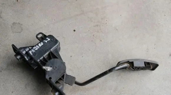 Mitsubishi Pajero Accelerator throttle pedal 6Y290165
