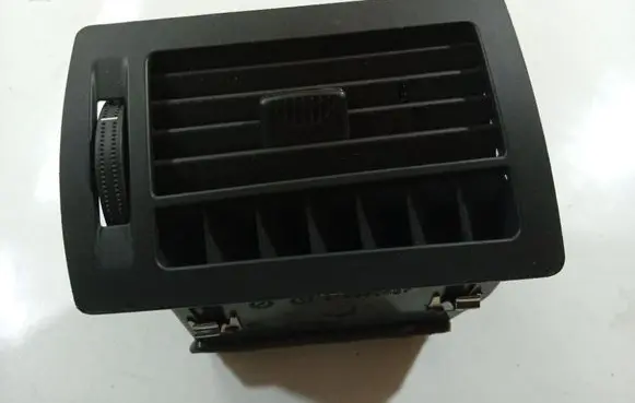 Opel Zafira B Dash center air vent grill 13144399