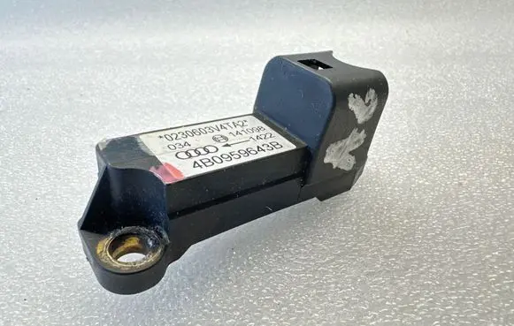 Audi A6 S6 C4 4A Airbag deployment crash/impact sensor 0230603V4T 4B0959643B 141098