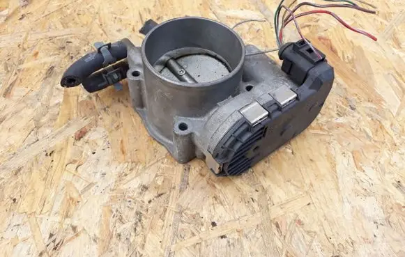 Audi A4 S4 B6 8E 8H Throttle valve