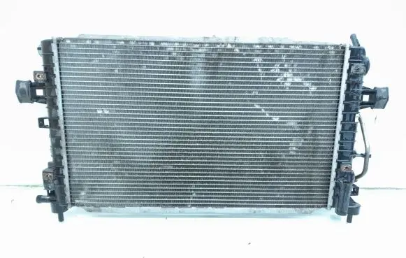 Opel Zafira B Coolant radiator 13156845