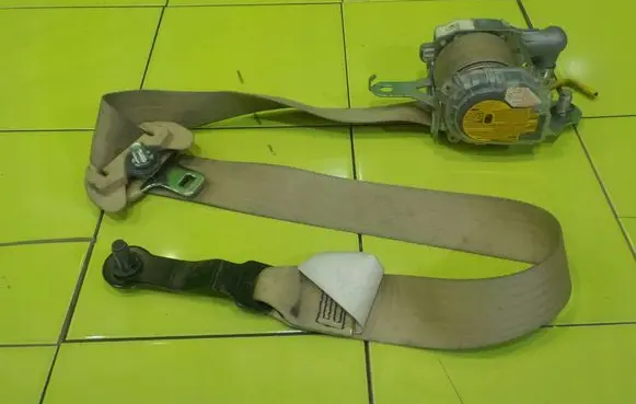 Subaru B9 Tribeca Front seatbelt PRZOD BEZPIECZENSTWA