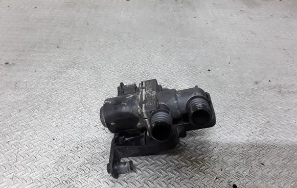 BMW 5 E60 E61 Coolant heater control valve 6411692022602