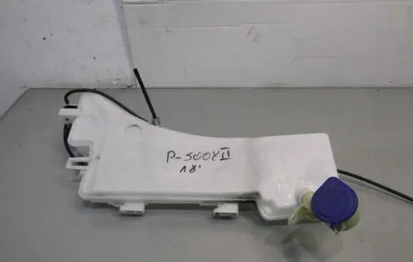 Peugeot 5008 II Windshield washer fluid reservoir/tank