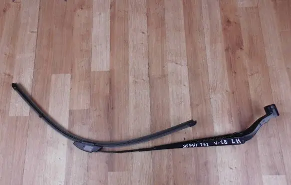 Nissan X-Trail T32 Front wiper blade arm 288814CC0A