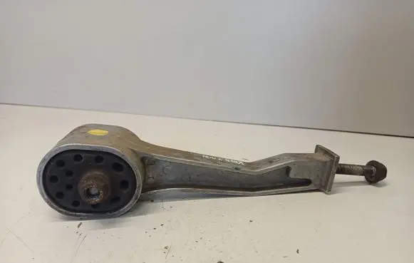 Gearbox mounting bracket