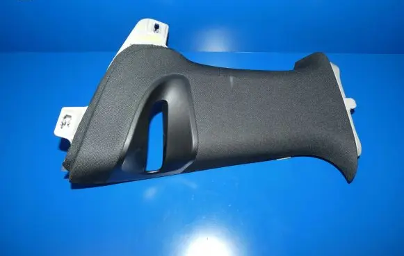 Mercedes-Benz C W205 (B) pillar trim (top)