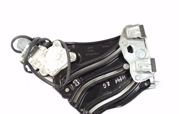 Rear window lifting mechanism without motor