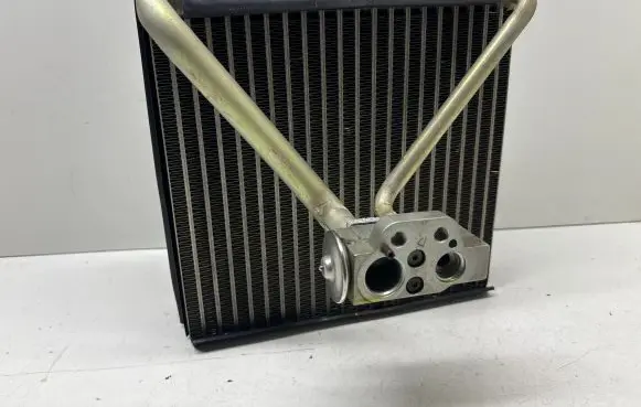 Volkswagen Polo IV 9N3 Air conditioning (A/C) radiator (interior) 52268990