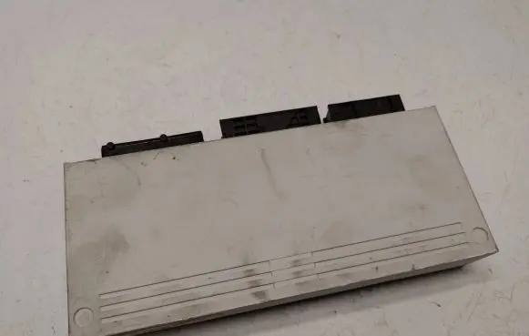 BMW 3 E46 Central body control module 61358385538