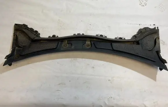 Mercedes-Benz GLA H247 Wiper trim A2478302600 18321224C A2478304400