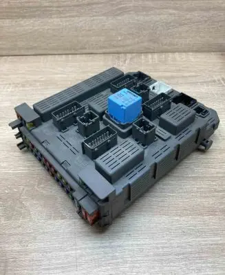 Peugeot 607 Central body control module 9648723680