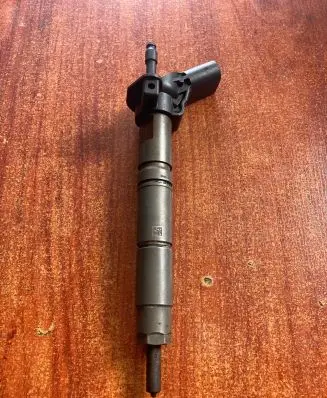 Jeep Grand Cherokee (WK) Fuel injector A642070 050518 0445115