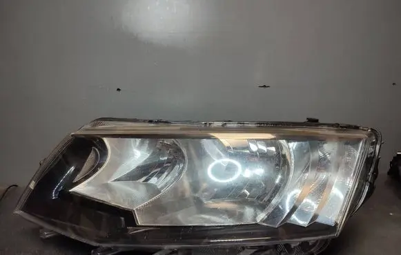 Skoda Octavia Mk3 (5E) Headlight/headlamp 33413340