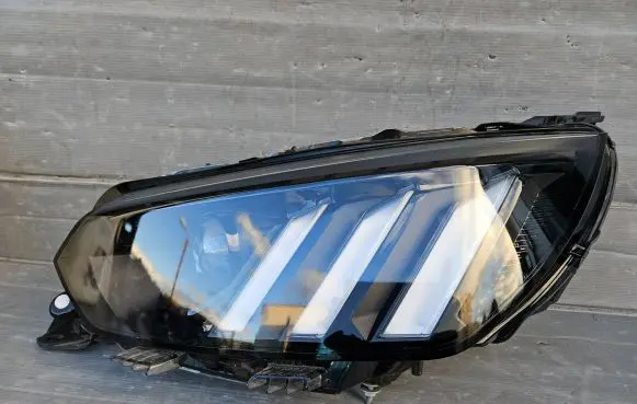 Peugeot 2008 II Headlight/headlamp 9841642080 01FCRPL125 L615789