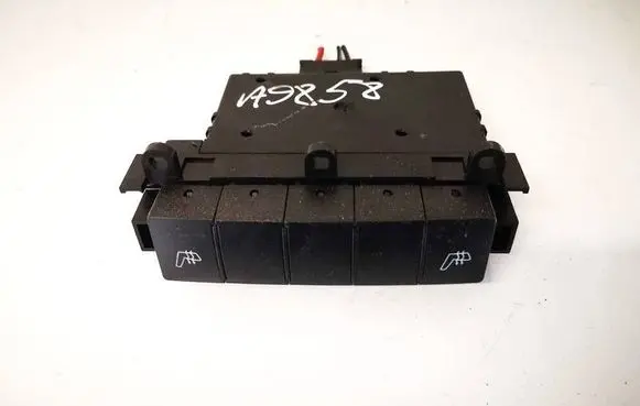 Mercedes-Benz B W245 Seat heating switch 1698208510 33460602
