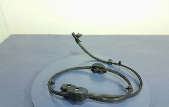 Windshield washer spray nozzle