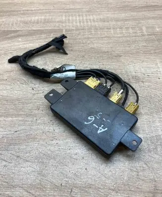 Audi A6 S6 C5 4B Aerial antenna amplifier 4B9971650Q WITHPLUGS