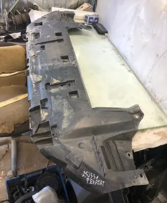 Peugeot Expert Front bumper skid plate/under tray 9808501880